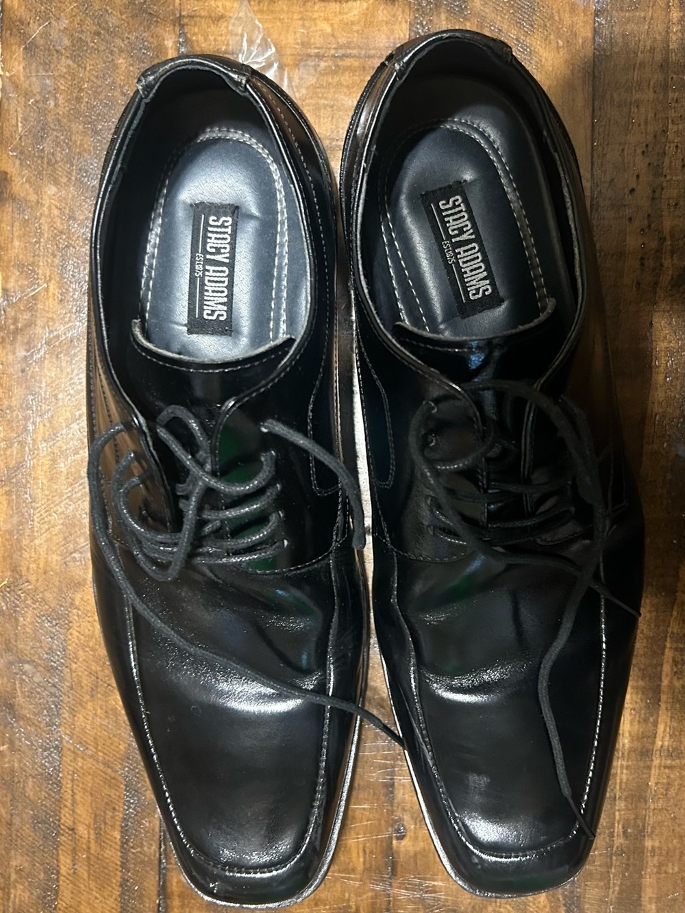 Stacy Adams Black Leather Lace-Up Oxfords with Subtle Stitching
